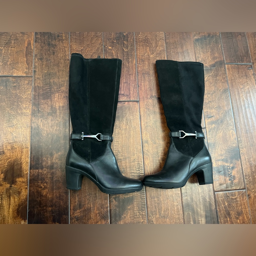 Clark’s Black Leather Buckle Boot Size 8
